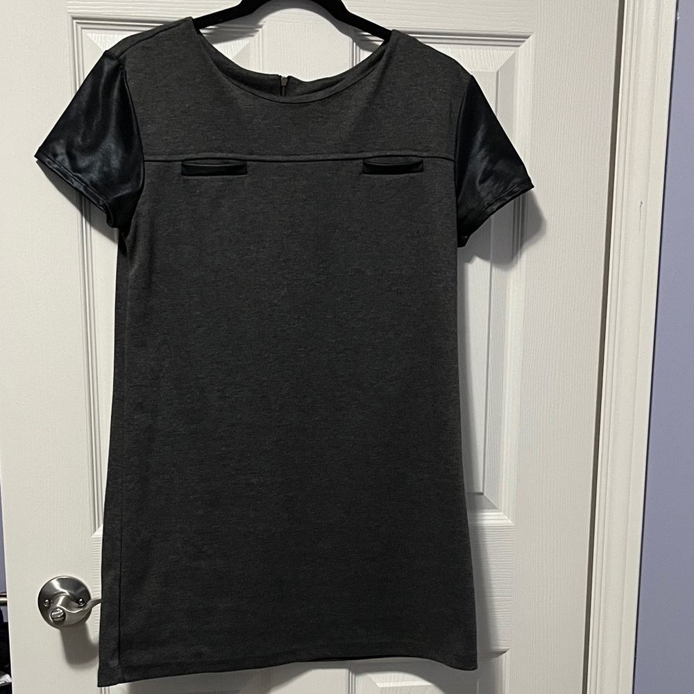 Women's Never Worn Chic Black and Gray Dress Cute Leathery Business Casual